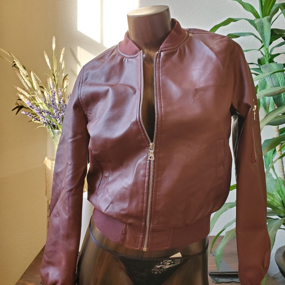 Ambiance. Size small.  Burgundy